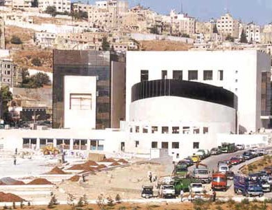 الأمانة تطرح عطاءات ارصفة واطاريف بـ 300 الف دينار