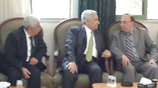 النسور يزور بيت عزاء آل زوايده  ..  صور