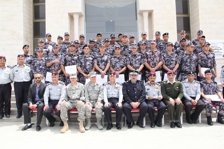تخريج دورتين لمرتبات الدفاع المدني الفلسطيني