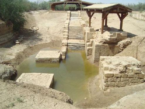 محوران لزيارة البابا الى المغطس