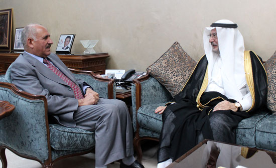 الذنيبات يلتقي الأمين العام لمنظمة التعاون الإسلامي