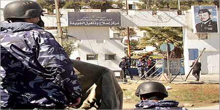 هيومن رايتس ووتش تزعم وجود حالات  تعذيب بالسجون الأردنية وتدعو الحكومة لمنعها 