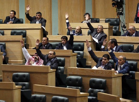 النيابية المشتركة تجري مراجعة شاملة لقانون الاحداث 