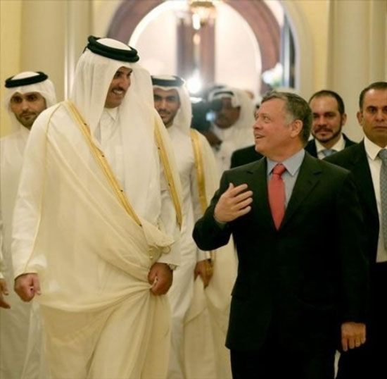 أمير قطر يهنئ الملك