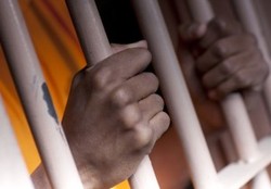 هولندية تهرب من السجن عبر نفق حفرته بملعقة