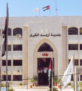 بلدية اربد تباشر بتجميل المدينة 