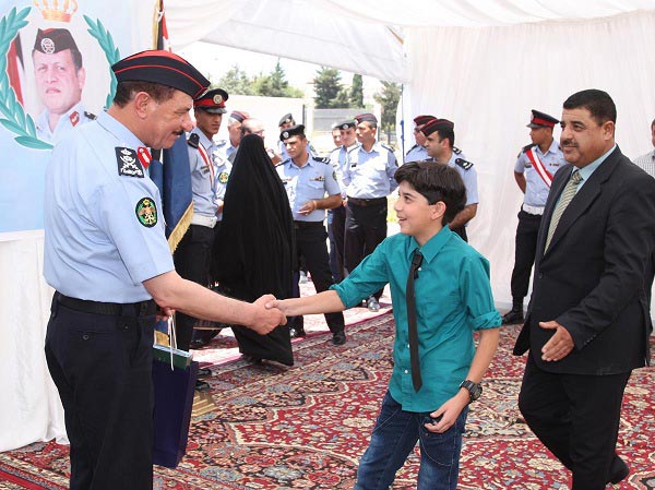 الامن العام يكرم ذوي الشهداء