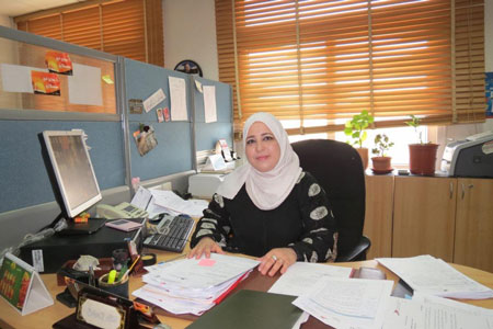 فوز إحدى موظفات الضمان  بجائزة الموظف المثالي 