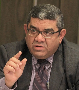وزير الاتصالات يستعرض منجزات الوزارة  .. 
