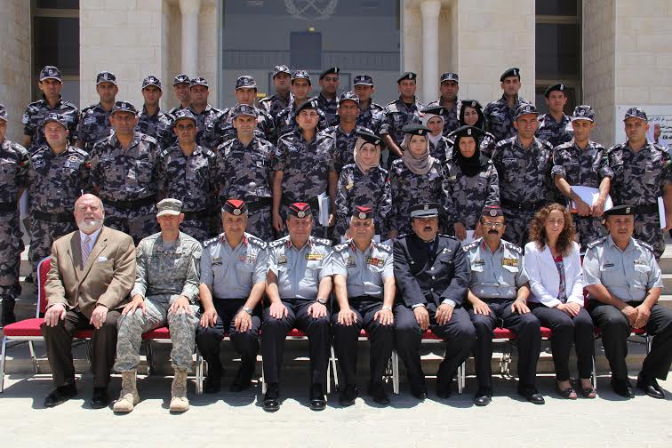 الدفاع المدني يخرج دورة الوقاية التأسيسية   .. 
