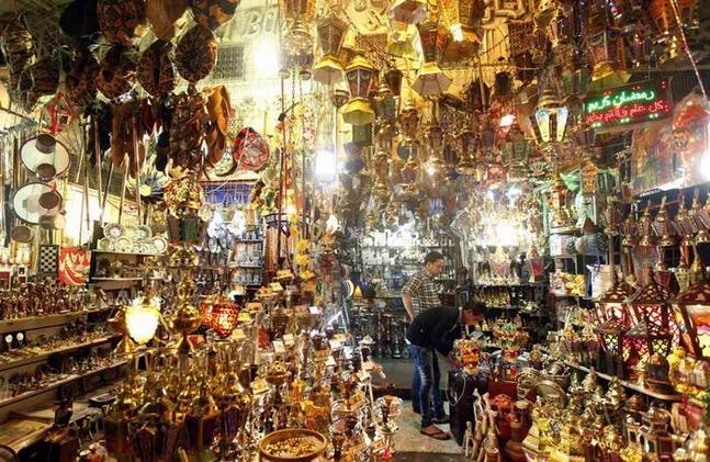 مُطالِبة بعودة عصا المحتسب لضبط الأسواق