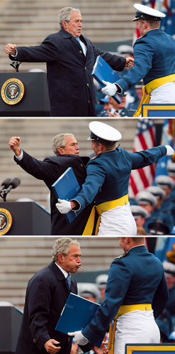 بوش يستعرض عضلاته