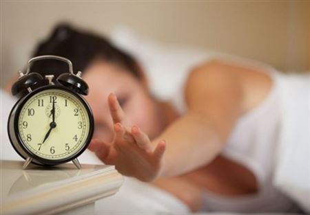5 أسباب لم تخطر ببالك تمنعك من النوم