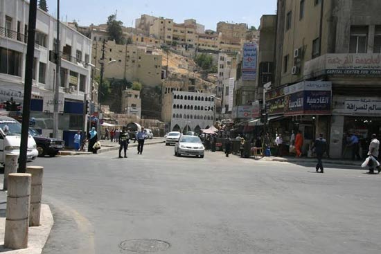 الامانة تنهي العمل في شارع ابن الاثير  .. صور