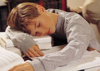 قلة النوم سبب اضطرابات السلوك عند الاطفال
