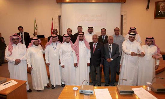 بلتاجي يلتقي المشاركين بمؤتمر البلديات الثامن
