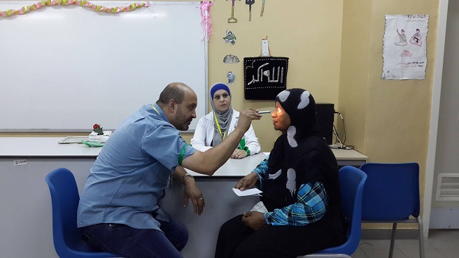 صحة الأسرة يقيم يوماً طبياً بغور الصافي - صور