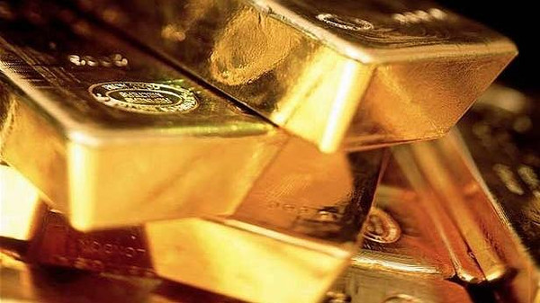 صعود الدولار هوى بالذهب لأدنى مستوى في 3 أشهر