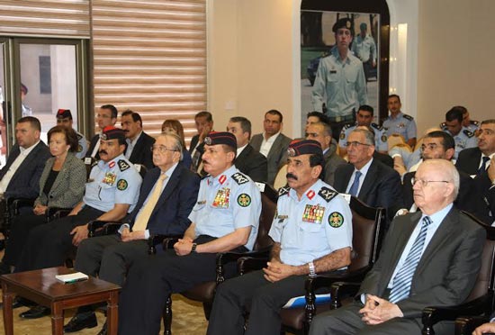 مدير الامن العام : حريصون بتسريع اجراءات المستثمرين بالاردن