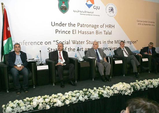  الامير الحسن يدعو لربط التنمية مع الكرامة الانسانية