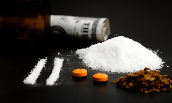 النساء الأقل تعاطياً وإتجاراً بالمخدرات ولكن هن الأكثر تأثراً بنتائجها 