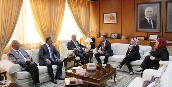 اتفاقية تعاون أكاديمي بين اليرموك و سيبر السياحية العالمية 
