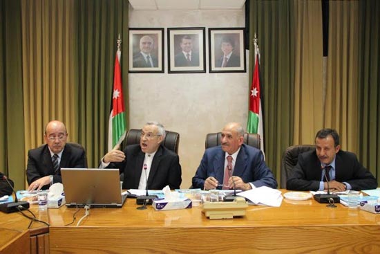 الذنيبات يشدد على نشر الوعي الصحي بين الطلبة والمعلمين