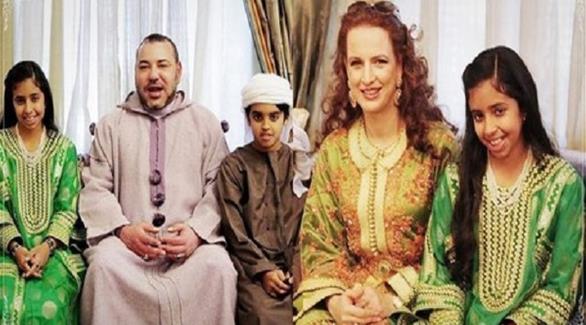 العاهل المغربي يحتفل بالمولد النبوي على طريقته الخاصة  ..  صور