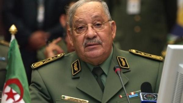 الجزائر تدعم الحوار الليبي وترفض التدخل الخارجي