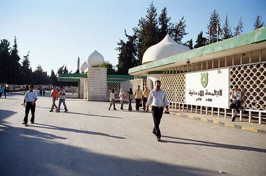 الحدود الدنيا لمعدلات القبول بالجامعات