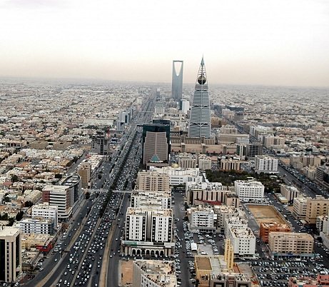 قادة عسكريون يبحثون الحرب على داعش بالسعودية