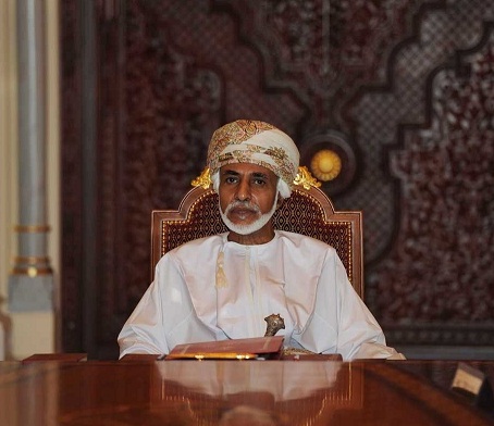 السلطان قابوس يعود إلى عُمان بعد 8 أشهر علاج