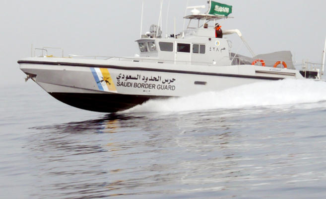 البحرية السعودية تجلي دبلوماسيين من عدن