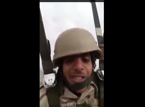     بالفيديو  ..  جندي سعودي يشعل مواقع التواصل  