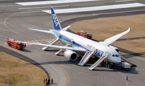 اليابان تلغي رحلات جوية بعد اصطدام طائرة بهوائي الاتصالات 