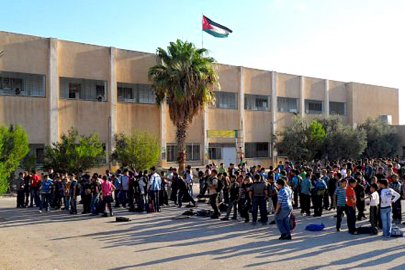 التربية : نحتاج لـ 450 مدرسة لاستيعاب الطلبة الاردنيين والسوريين 