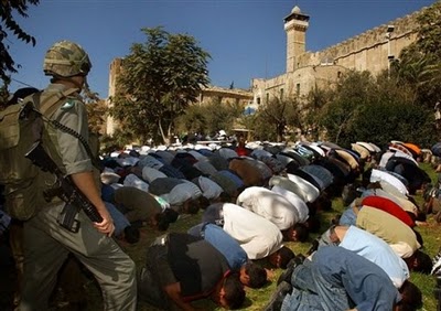 استشهاد فلسطيني طعن جندياً قرب الحرم الإبراهيمي