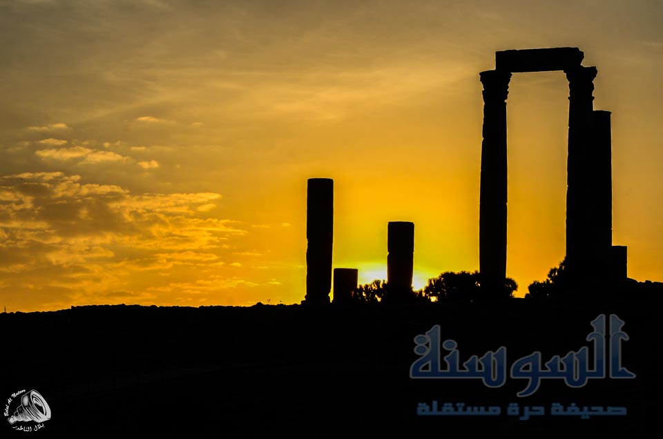 غروب الشمس على اثار القلعة