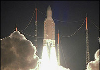 اطلاق صاروخ اريان وعلى متنه قمرين اصطناعيين للاتصالات