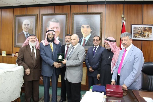 اليرموك تكرم الدكتور الخطاطبة