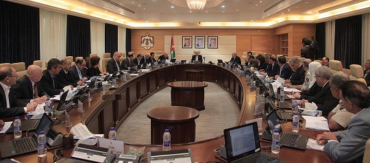 النسور يترأس اجتماعا في رئاسة الوزراء