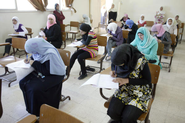 المعلمين تشكل غرفة طوارئ