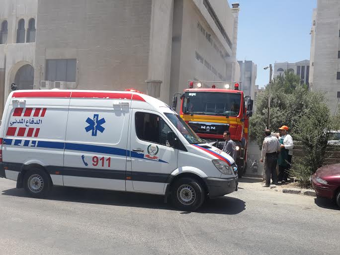 3 إصابات بحريق داخل مطعم جبري  ..  صور