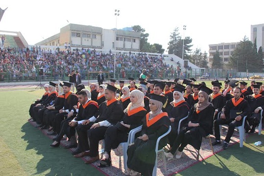 اليرموك تحتفل بتخريج طلبة كلية الحجاوي