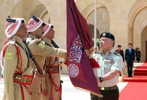 مفتي المملكة : الراية الهاشمية لها دلائل ومعانٍ سامية 