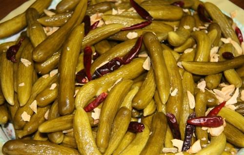 اتلاف مخللات ولحوم وعصائر بعين الباشا