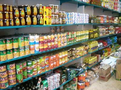 اتلاف مواد غذائية فاسدة في إربد ومأدبا