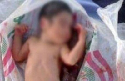 زوجان يقتلان طفلاً بعد تعذيبه وقطع جزء من جسده لسبب غريب !