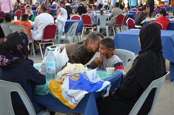 مأدبة افطار لنزلاء اصلاح وتأهيل سواقة مع ذويهم  ..  صور