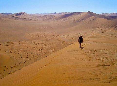 وفاة شاب ضل طريقه في الصحراء